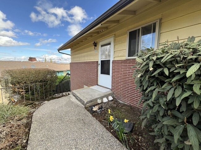 4660 NE Lombard St in Portland, OR - Building Photo - Building Photo