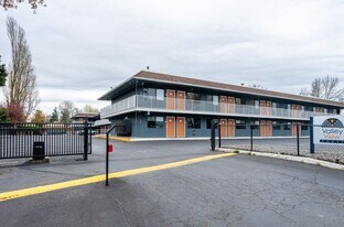Valley View Homes in Centralia, WA - Building Photo