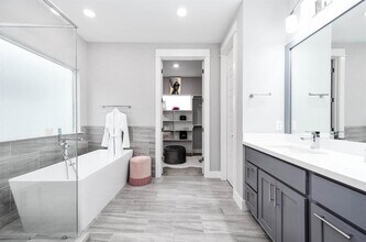 414 Yale Oaks Ln in Houston, TX - Building Photo - Building Photo