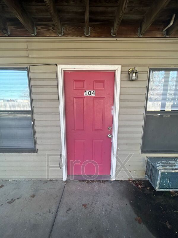 1706 S Powell St in Springdale, AR - Building Photo - Building Photo