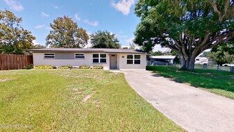 399 Toccoa Rd in Orange Park, FL - Building Photo