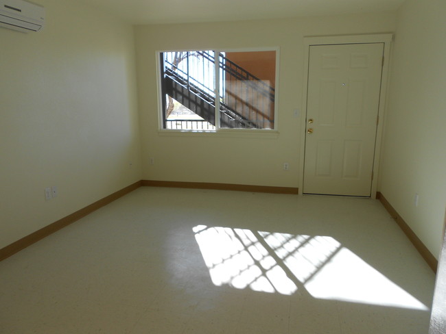 Sunport Plaza Apartments in Albuquerque, NM - Building Photo - Building Photo