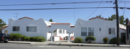 6114-6120 Foothill Blvd in Oakland, CA - Building Photo - Building Photo