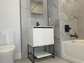 319 Forrest St, Unit 101 in Jersey City, NJ - Building Photo - Building Photo