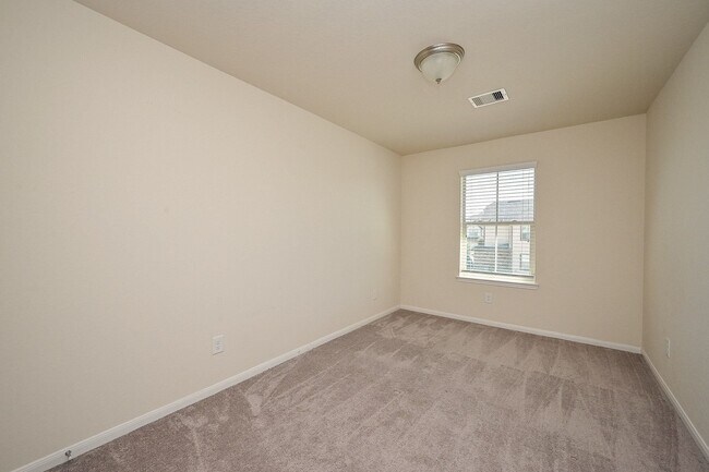 8231 Hawthorn Vly Ln in Houston, TX - Building Photo - Building Photo