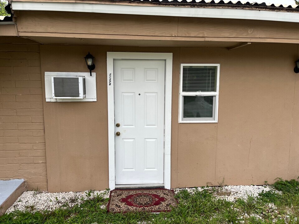2137 Crandon Ave, Unit B in Winter Park, FL - Foto de edificio