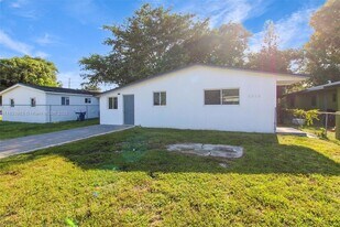 5510 NW 30th Ave, Unit 11204 in Miami, FL - Building Photo