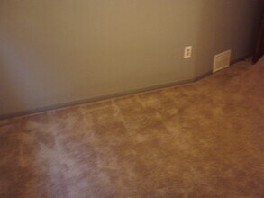 5818 W Washington St-Unit -Lower in West Allis, WI - Building Photo - Building Photo