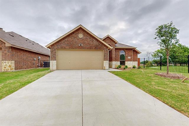 1704 Tobin Dr in Seagoville, TX - Building Photo
