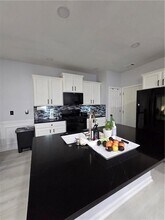 4106 Dahlgreen Way in Decatur, GA - Foto de edificio - Building Photo