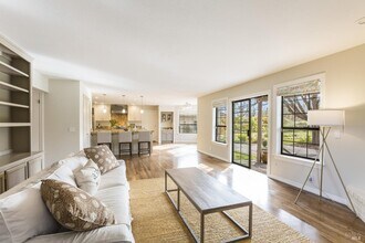 1269 Victoria Dr in St Helena, CA - Building Photo - Building Photo