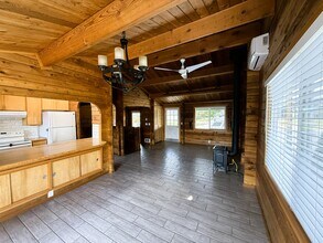 901 S Sanders St in Chelan, WA - Building Photo - Building Photo