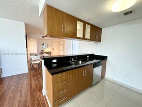 601 NE 23rd St, Unit 1106 in Miami, FL - Building Photo - Building Photo