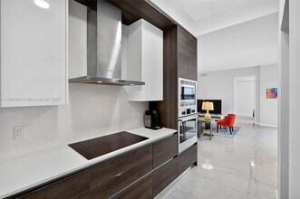 301 Altara Ave, Unit LPH910 in Coral Gables, FL - Building Photo - Building Photo