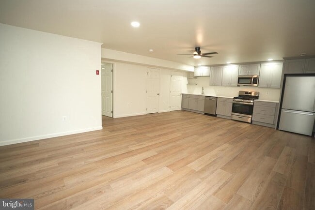 22271 Goldenrod Dr in California, MD - Building Photo - Building Photo