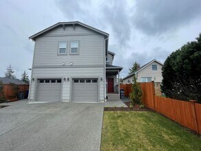 804-806 33rd St in Anacortes, WA - Building Photo - Building Photo