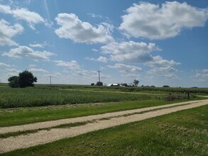 613 Grundy Rd in Cedar Falls, IA - Building Photo - Building Photo