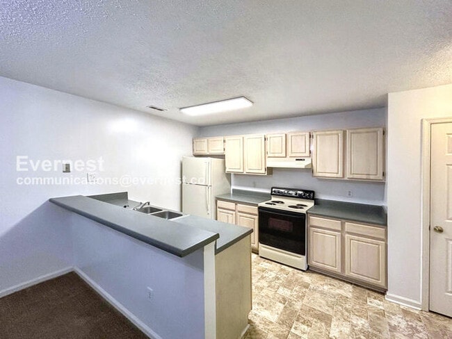 2703 Westgate Cir in Williamsburg, VA - Foto de edificio - Building Photo