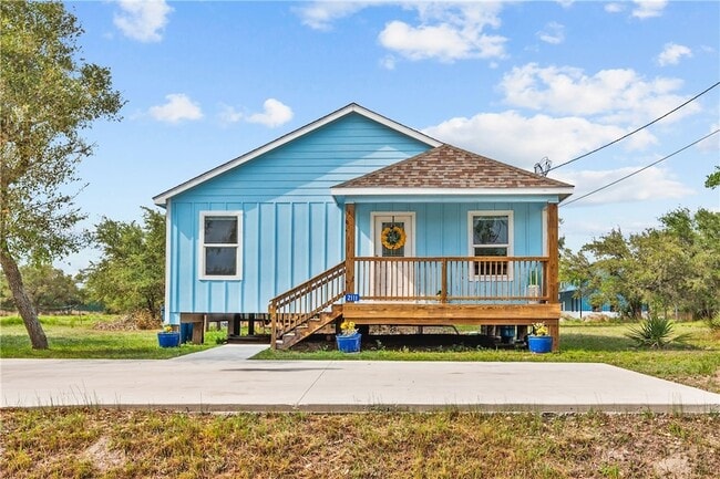 2111 Lone Star Rd in Rockport, TX - Building Photo - Building Photo