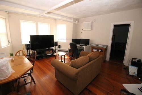 1706 Commonwealth Avenue-Unit -GNC3 in Boston, MA - Building Photo