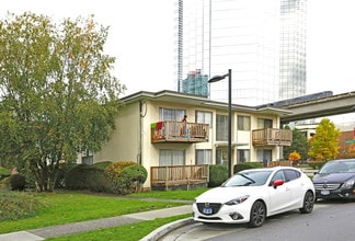 Dow 1 in Burnaby, BC - Building Photo - Building Photo