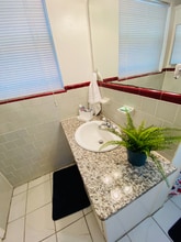 3619 Garrott St in Houston, TX - Foto de edificio - Building Photo