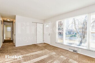 525 Lula Dr in Florissant, MO - Building Photo - Building Photo