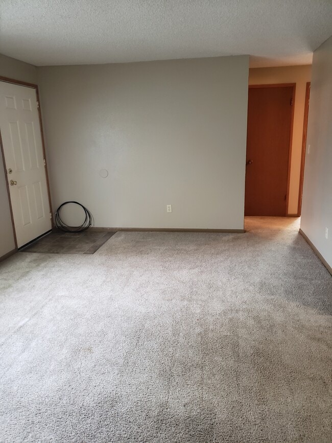 1111 W Pierce St, Unit B in Yakima, WA - Building Photo - Building Photo