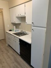 30028 W 12 Mile Rd in Farmington Hills, MI - Building Photo - Building Photo