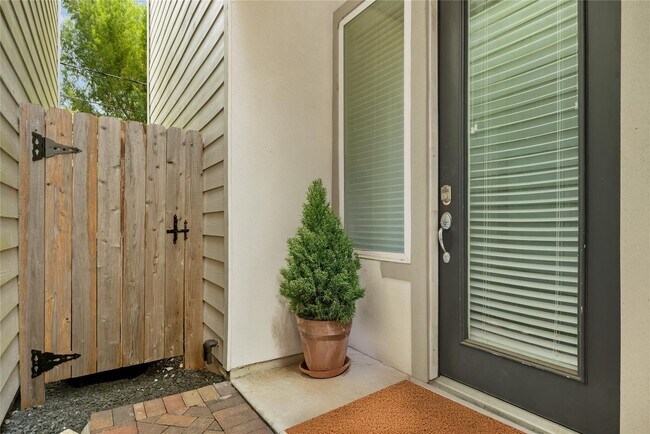 147 Knightsbridge Park Ln in Houston, TX - Building Photo - Building Photo