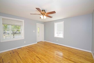 2221 Benton St in Granite City, IL - Building Photo - Building Photo