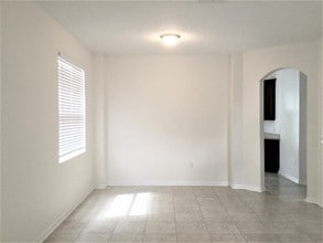 12875 Daughtery Dr in Winter Garden, FL - Foto de edificio - Building Photo