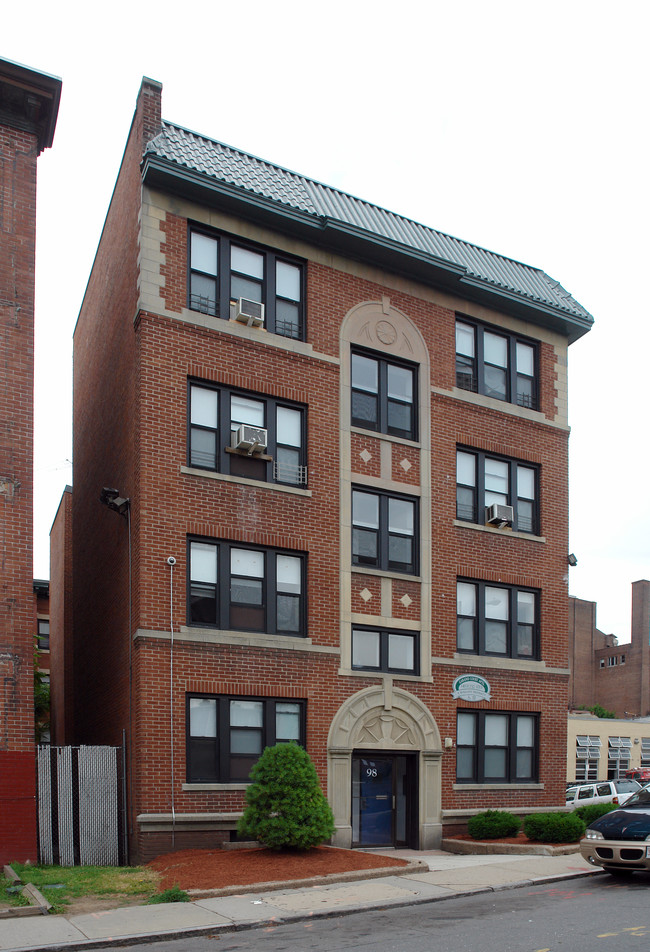 98 High St in Springfield, MA - Foto de edificio - Building Photo