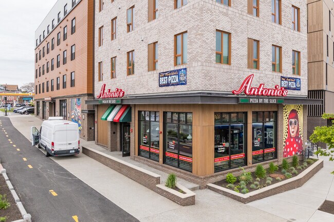 125 Wickenden St in Providence, RI - Foto de edificio - Building Photo