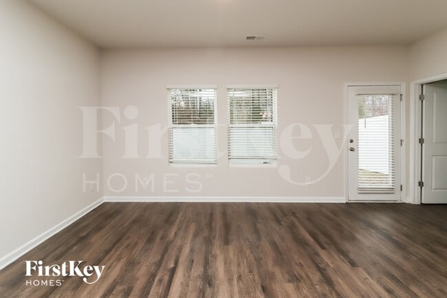 2041 Cypress Village Dr NW in Concord, NC - Foto de edificio - Building Photo