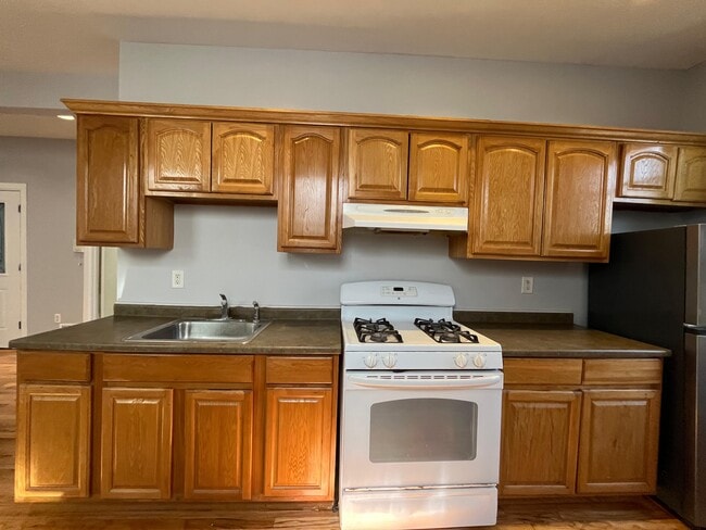 50 Gates Ave, Unit 2 in Jersey City, NJ - Foto de edificio - Building Photo