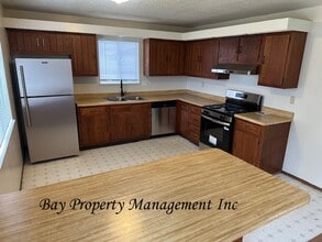 722 St Helen Way in Salinas, CA - Building Photo - Building Photo