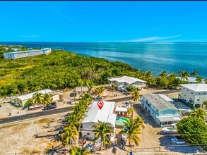 164 Blue Harbor Dr in Tavernier, FL - Building Photo - Building Photo