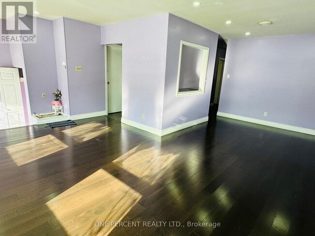 27 Mossbank Dr in Toronto, ON - Building Photo - Building Photo