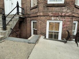 22 Gidney Ave in Newburgh, NY - Building Photo