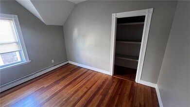 58 Roanoke St in Providence, RI - Building Photo - Building Photo