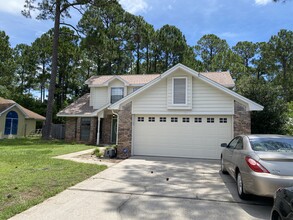 530 E Timberlake Dr in Mary Esther, FL - Building Photo - Building Photo