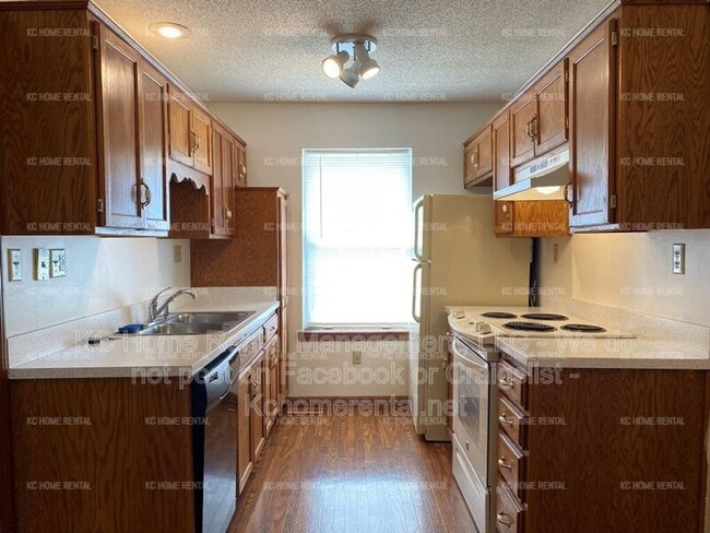 8002 NW 79th Pl in Kansas City, MO - Building Photo - Building Photo