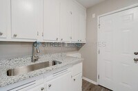 656 Schroder Ave NE photo'