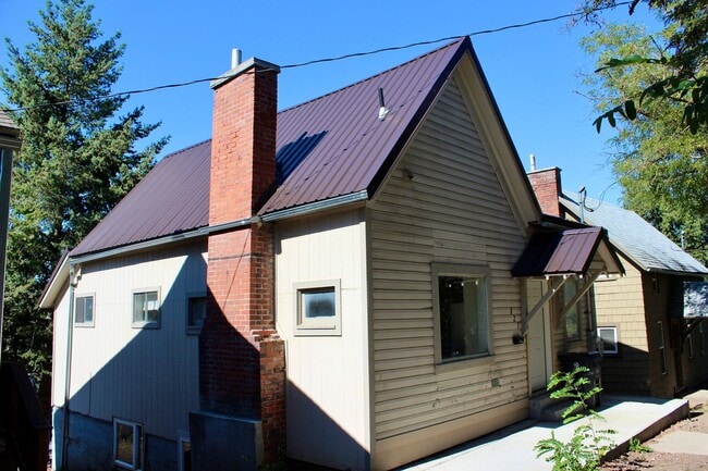 property at 621 S Jefferson St