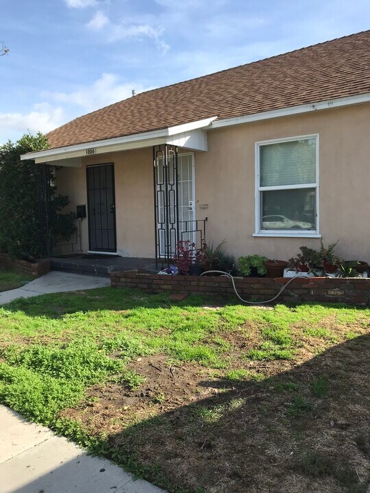 1000 W Clark Ave, Unit B in Burbank, CA - Building Photo
