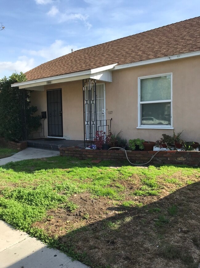 1000 W Clark Ave, Unit B