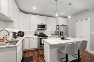 3026 N Allen Ave, Unit Unit 2 in Chicago, IL - Building Photo