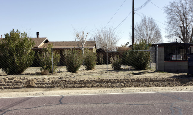 35035 Cedar Rd in Barstow, CA - Building Photo - Building Photo