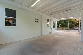 2825 N Taliaferro Ave in Tampa, FL - Building Photo - Building Photo